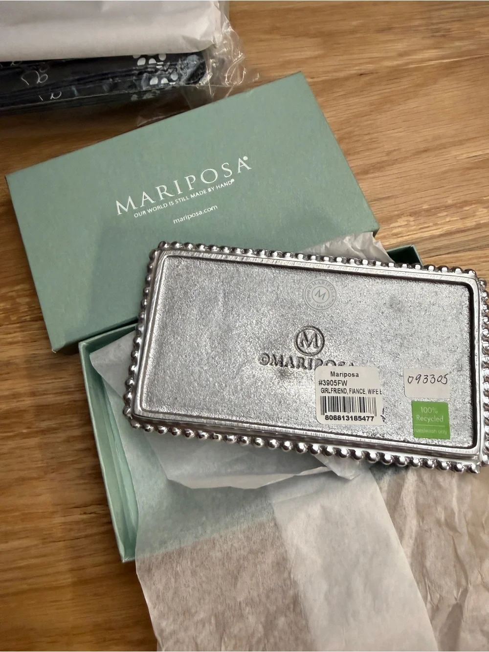 Mariposa branded gift